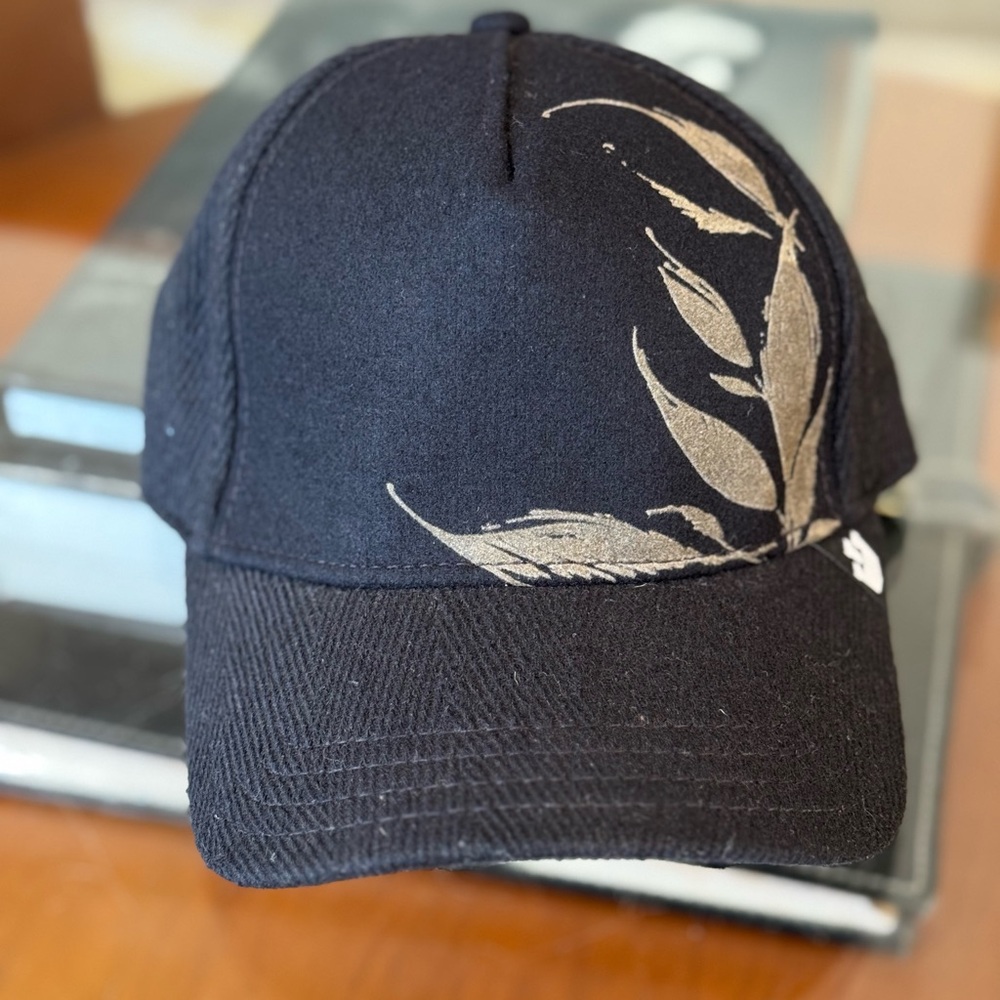 Goorin Bros Leafs Design Graphic Black and Cream Beige Men's Cap OS